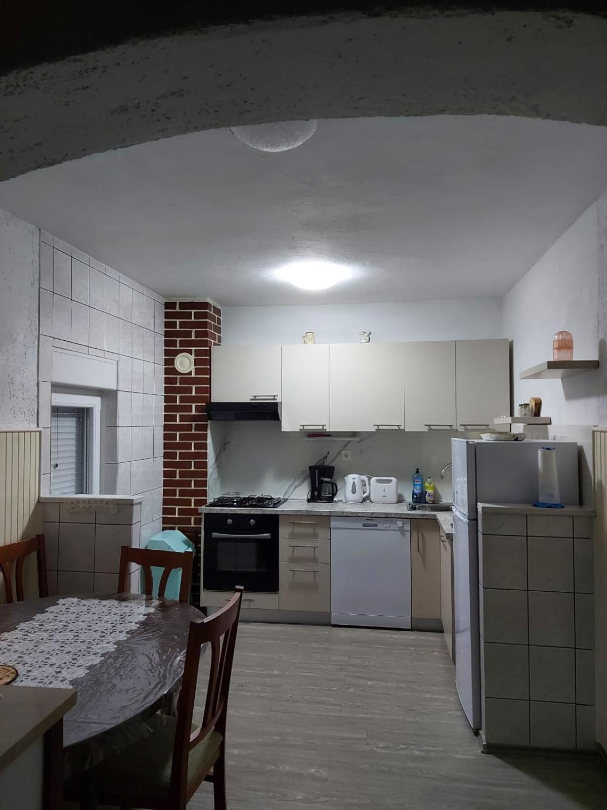 Apartmani Mirjana トゥリバニ・クルシサ エクステリア 写真