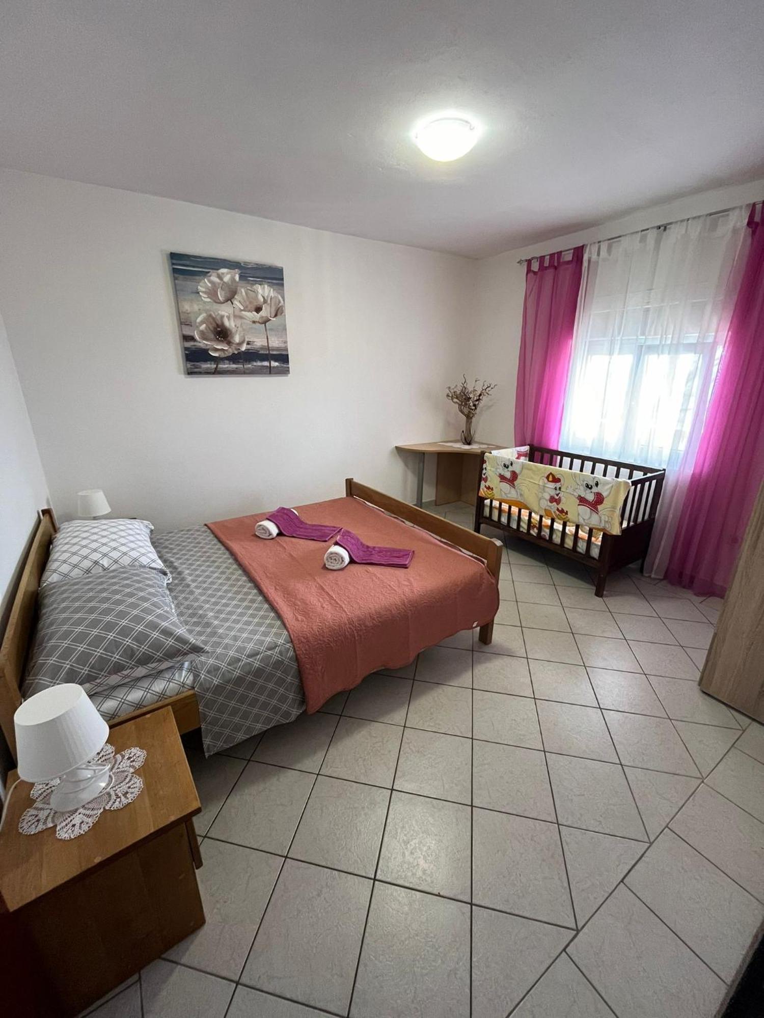 Apartmani Mirjana トゥリバニ・クルシサ エクステリア 写真